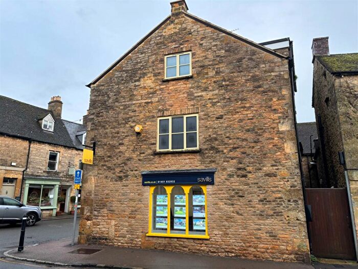 2 Bedroom Flat To Rent In Sheep Street, Stow-on-the-Wold, GL54