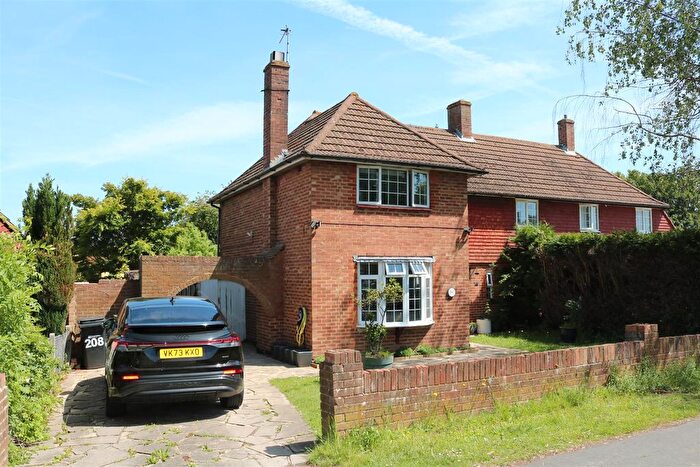 3 Bedroom Semi-detached House For Sale In Cobham Road, Fetcham, KT22