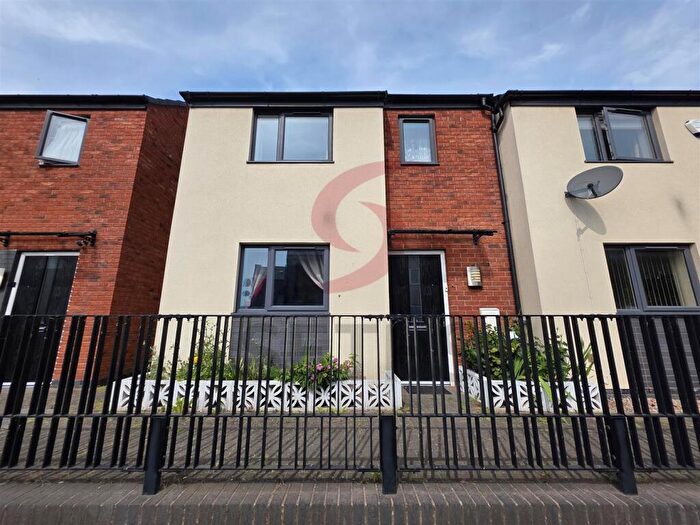 3 Bedroom Semi-Detached House To Rent In Ross Walk, Belgrave, Leicester, LE4