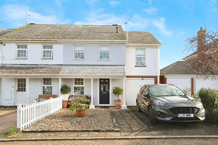 3 Bedroom End Of Terrace House For Sale In Adisham Green, Kemsley, Sittingbourne, ME10