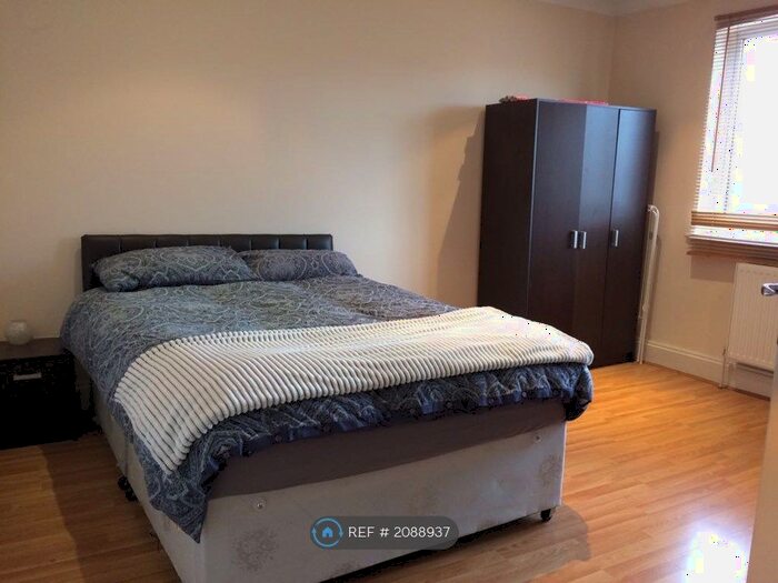 3 Bedroom Maisonette To Rent In St. Barnabas Road, Mitcham, CR4