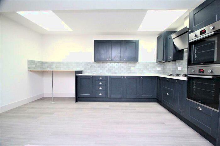 Apartment To Rent In North Road, Lancing, West Sussex, BN15