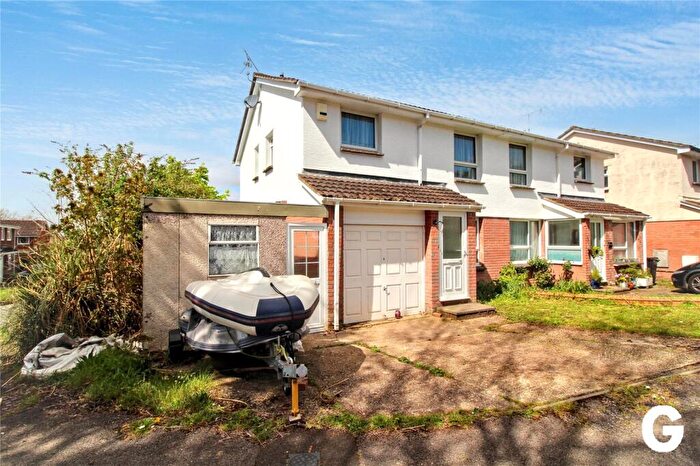 3 Bedroom Semi-Detached House For Sale In The Mount, Ringwood, Hampshire, BH24