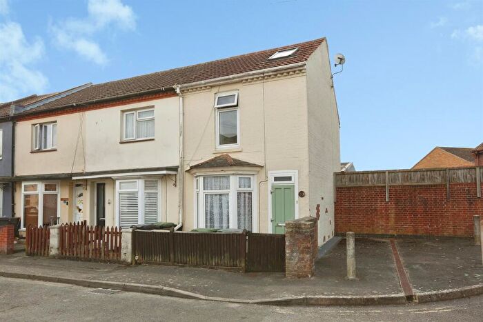 3 Bedroom Terraced House For Sale In Westfield Road, Gosport, PO12