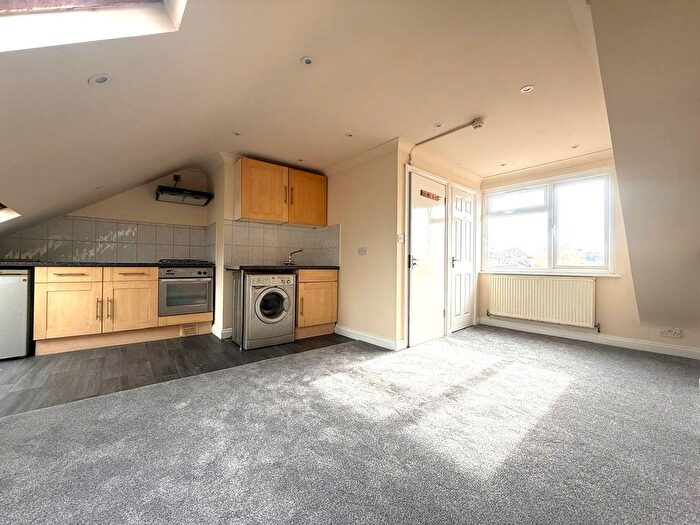 1 Bedroom Flat To Rent In Kingsley Road, Hounslow, TW3