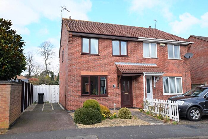 3 Bedroom Semi-Detached House To Rent In Heron Road, Oakham, LE15