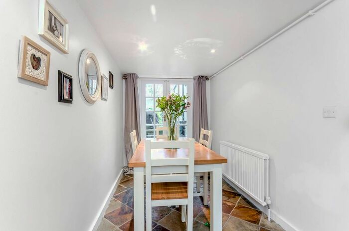2 Bedroom Maisonette To Rent In Kingston Road, Wimbledon, London, SW19