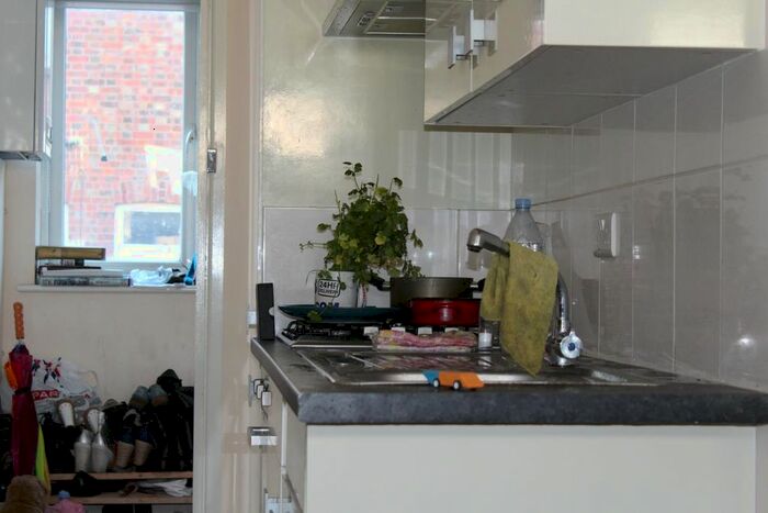 Studio To Rent In Finchley Road, London, NW11