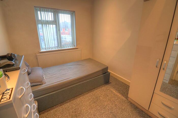 2 Bedroom Semi-Detached House For Sale In Roydene Crescent, Leicester, LE4