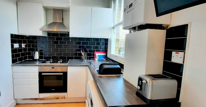 4 Bedroom Flat To Rent In Hetley Road, London, W12
