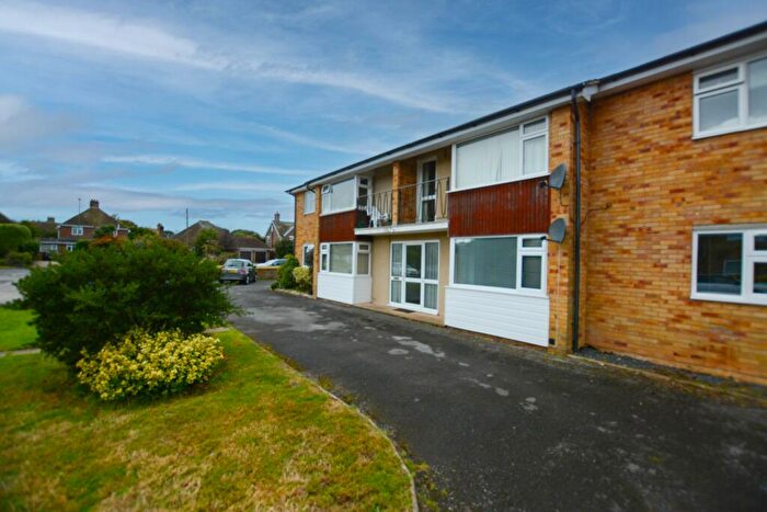2 Bedroom Apartment To Rent In St. Marys Close, Littlehampton, BN17