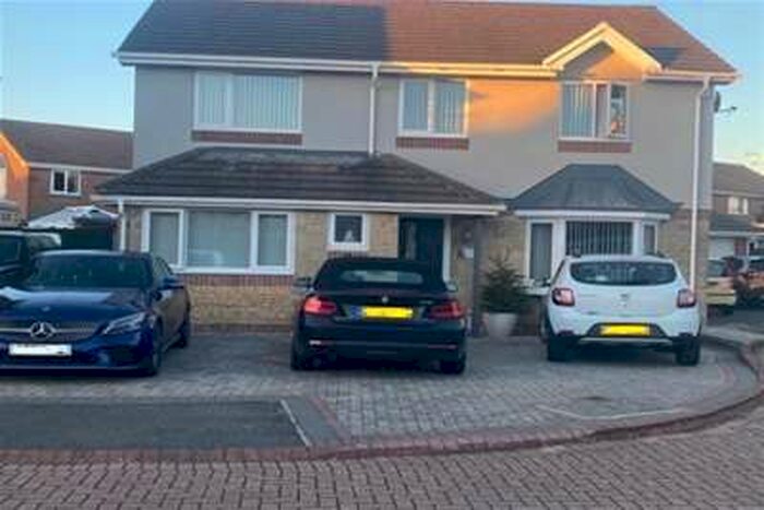 4 Bedroom House To Rent In The Mariners, Llanelli, Carmarthenshire, SA15