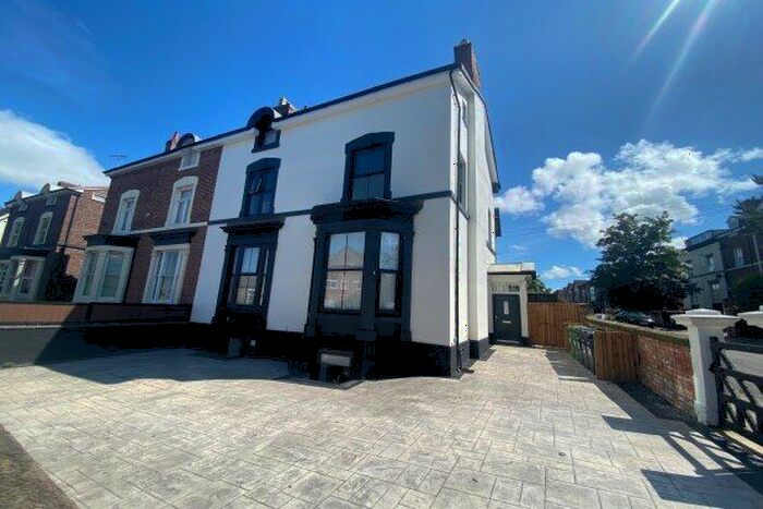 2 Bedroom Flat To Rent In Grange Mount, Prenton, CH43