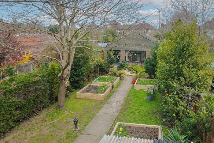 4 Bedroom Detached Bungalow For Sale In South Street, Leighton Buzzard, LU7