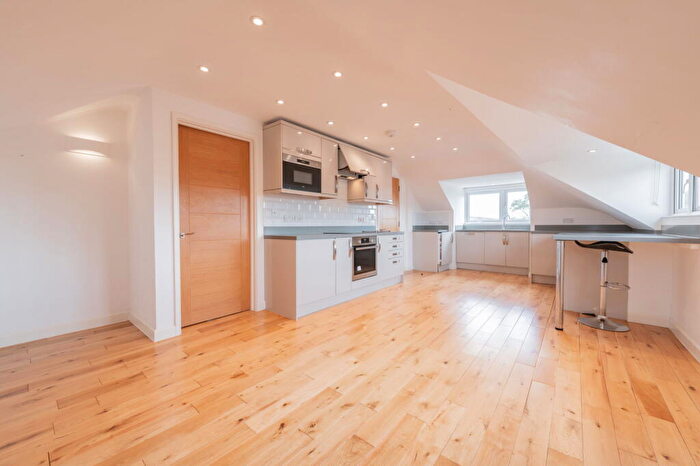 1 Bedroom Apartment To Rent In Peartree Avenue, Bitterne, Southampton, SO19