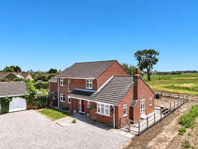 4 Bedroom Detached House For Sale In Roman Bank, Holbeach Clough, PE12