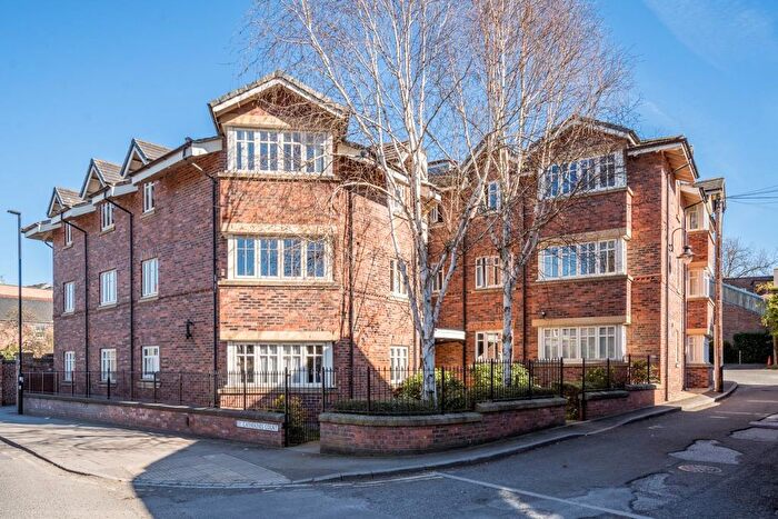 1 Bedroom Flat For Sale In Holgate Road, Yorkk, YO24