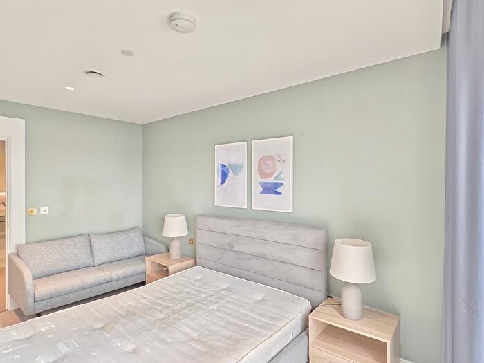 2 Bedroom Flat To Rent In Cutter Lane, London, SE10