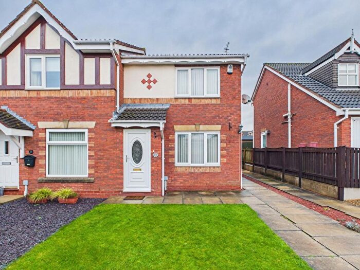 2 Bedroom Semi Detached House To Rent In Bed Semi-Detached House, Aysgarth Rise, Bridlington, YO16