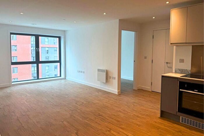 2 Bedroom Flat For Sale In Phoenix, Saxton Lane, Leeds, LS9