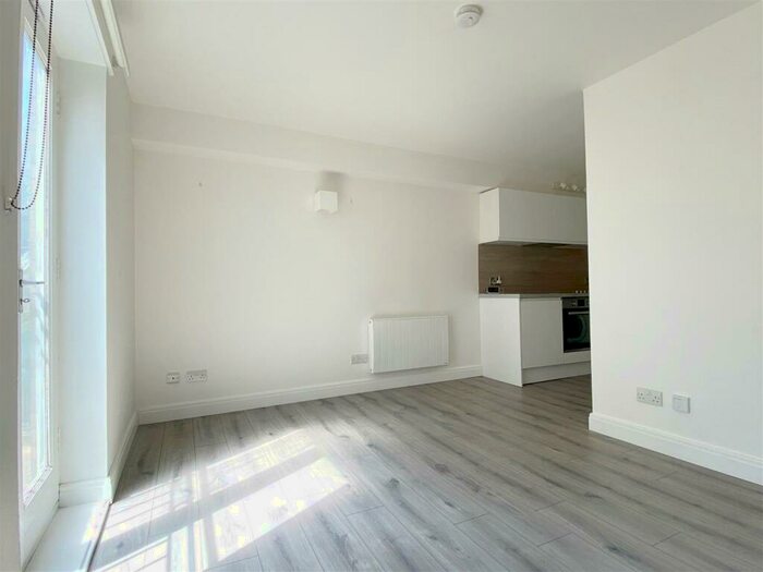 Studio To Rent In Howard Place - Modern Studio, BN1