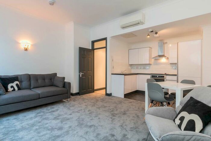 1 Bedroom Apartment To Rent In Burne Jones House, Bennetts Hill, B2