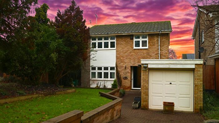 4 Bedroom Detached House For Sale In Falcon Way, Basildon, SS16