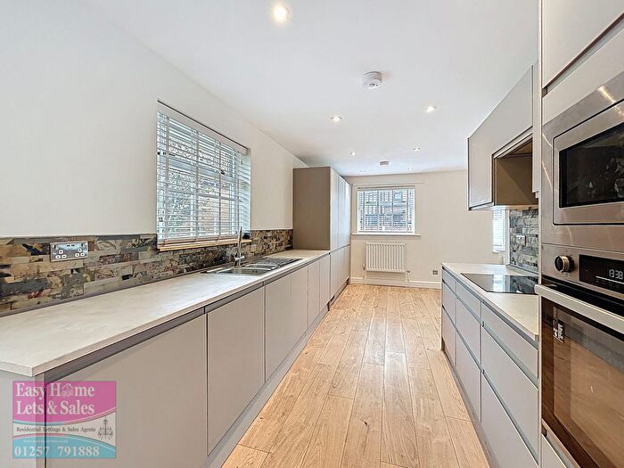 3 Bedroom Detached Bungalow For Sale In Fossdale Moss, Leyland, PR26