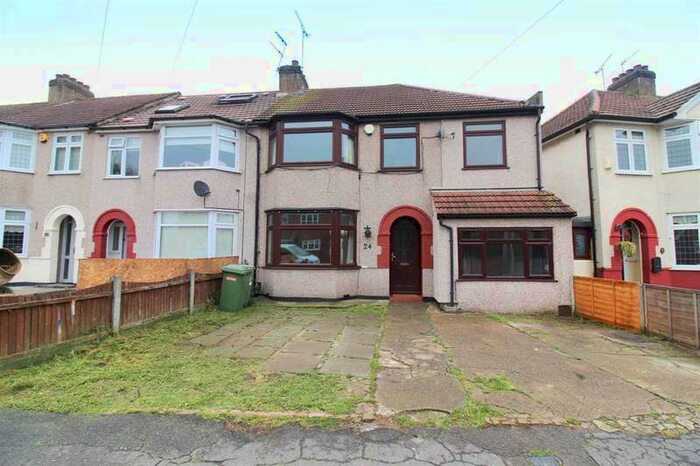 4 Bedroom Semi-Detached House To Rent In Hornford Way, Romford, RM7