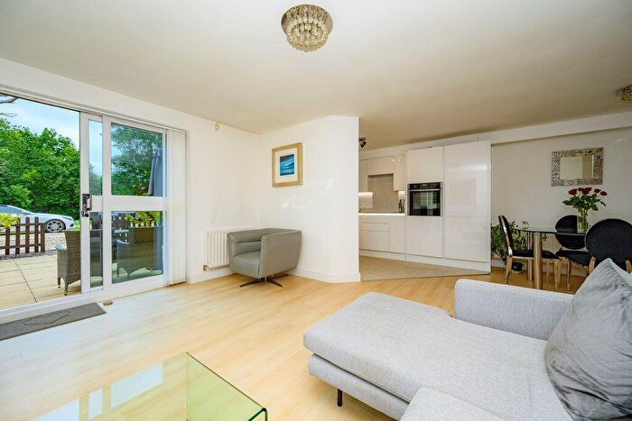 2 Bedroom Flat For Sale In Astwick Manor, Coopers Green Lane, AL10