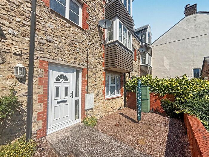 1 Bedroom Flat To Rent In The Rope Walk, Crimchard, Chard, TA20