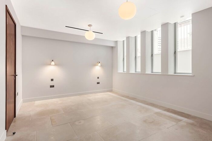 2 Bedroom Flat For Sale In Dilke Street, London, SW3