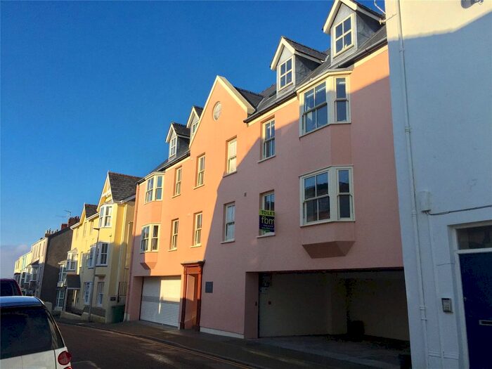 Studio To Rent In Flat, St Nicholas Court, Warren Street, Tenby, SA70