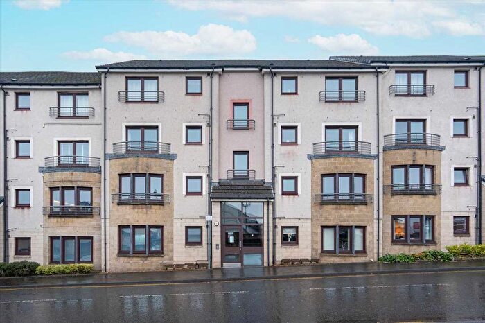 2 Bedroom Flat For Sale In Flat, Cow Wynd, FK1