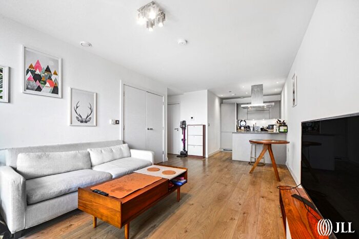 1 Bedroom Flat To Rent In Great Eastern Road, London, E15