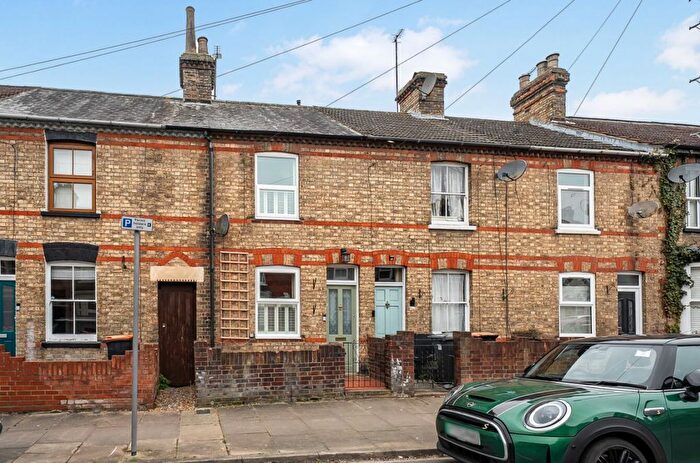 2 Bedroom Terraced House For Sale In Palmerston Street, Bedford, MK41
