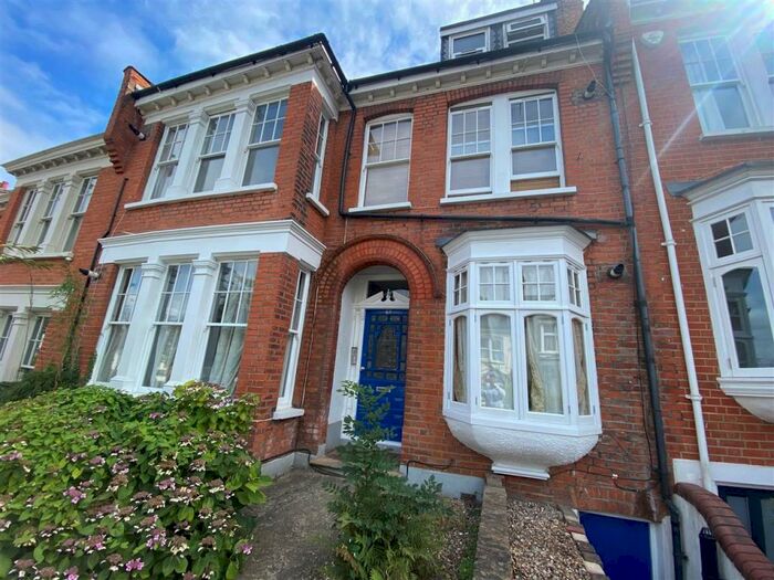 2 Bedroom Flat To Rent In Woodland Rise, London, N10