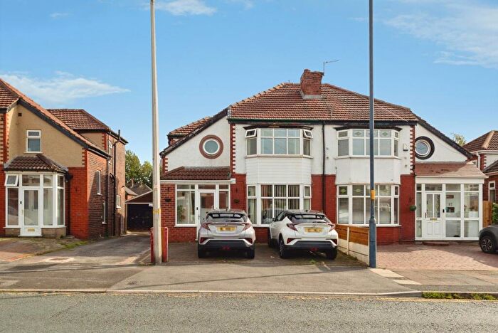 3 Bedroom Semi-Detached House For Sale In Mossley Road, Ashton-under-Lyne, Greater Manchester, OL6