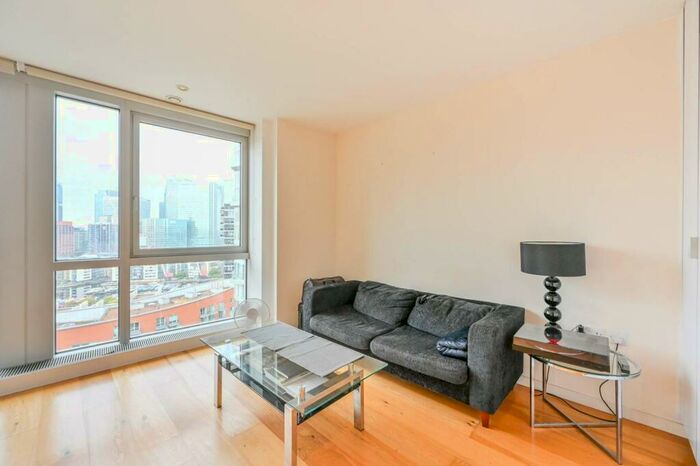 Studio To Rent In Ontario Tower, Canary Wharf, London, E14