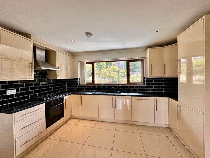 5 Bedroom Property To Rent In Ardnave Crescent, Southampton, SO16