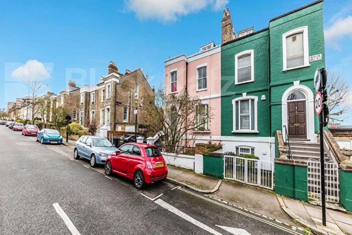 3 Bedroom Flat To Rent In Beacon Hill, Hillmarton Conservation Area, N7