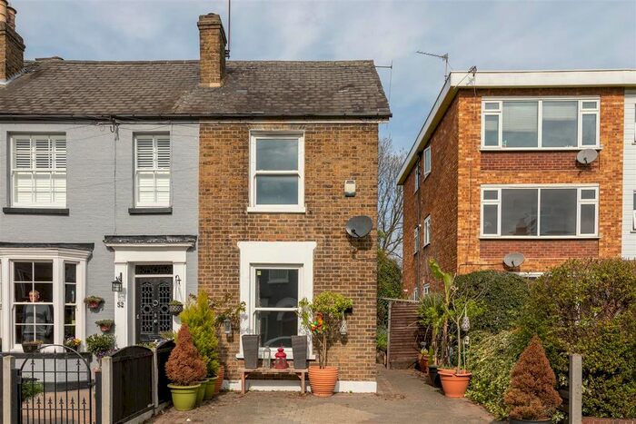 3 Bedroom End Of Terrace House To Rent In Prospect Road, Woodford Green, IG8