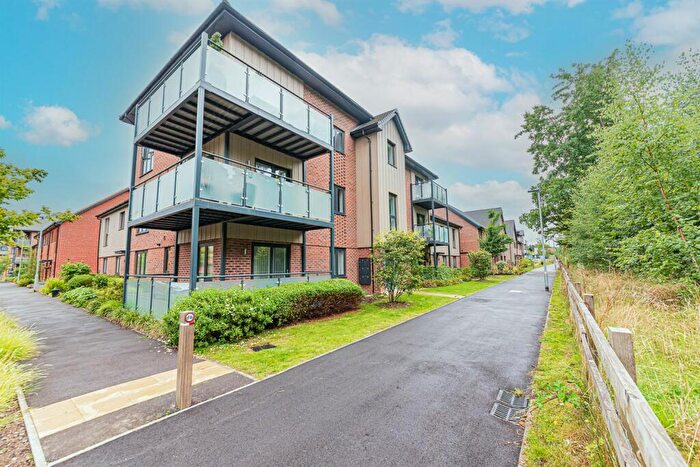 1 Bedroom Apartment To Rent In Hawthorn Drive, Crowthorne, RG45