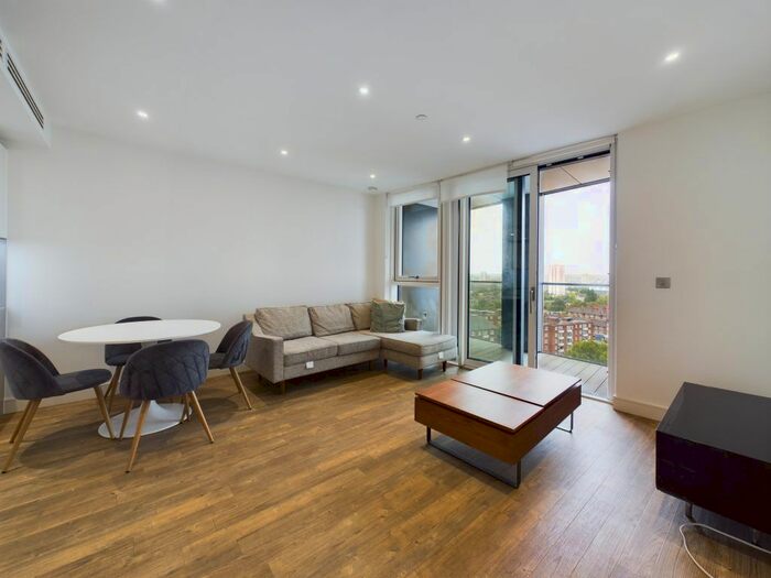 2 Bedroom Flat To Rent In Wandsworth Road, Nine Elms, London &# Bed Flat, SW8