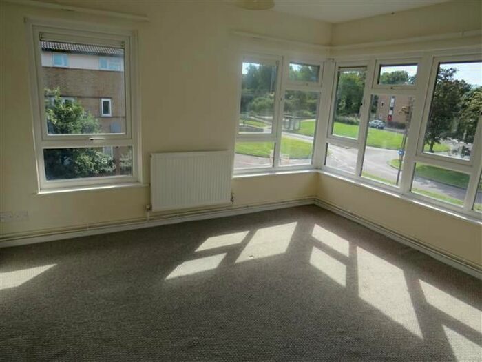 3 Bedroom Flat To Rent In Larwood Place, Oldbrook, Milton Keynes, MK6