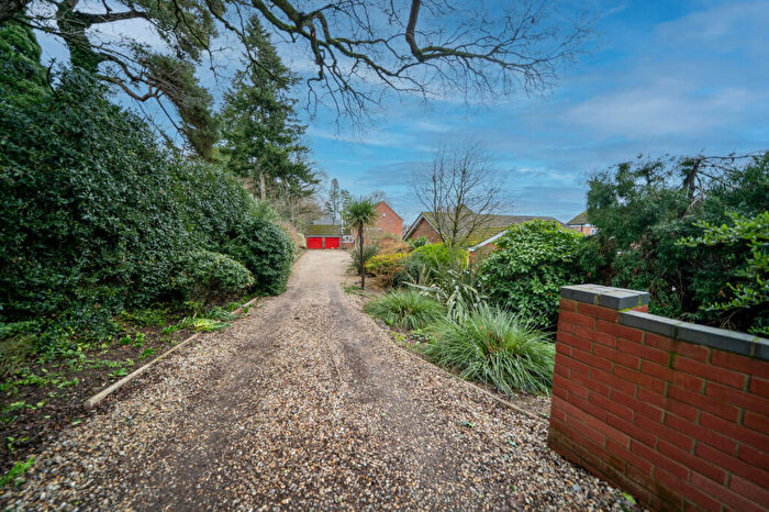 4 Bedroom Detached House For Sale In Thunder Lane, Norwich, Norfolk, NR7