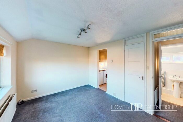 1 Bedroom Apartment To Rent In Goodwin Close, Bewbush, RH11