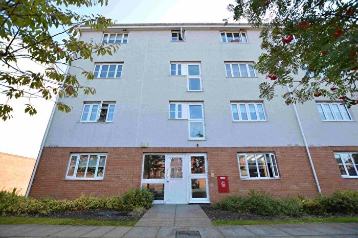 2 Bedroom Flat To Rent In Glenmore Place, Toryglen, Glasgow, G42