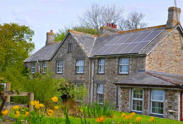 4 Bedroom Farmhouse For Sale In Lower Sticker, St. Austell, PL26