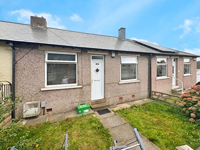 2 Bedroom Bungalow To Rent In Lawrence Road, Huddersfield, West Yorkshire, HD1